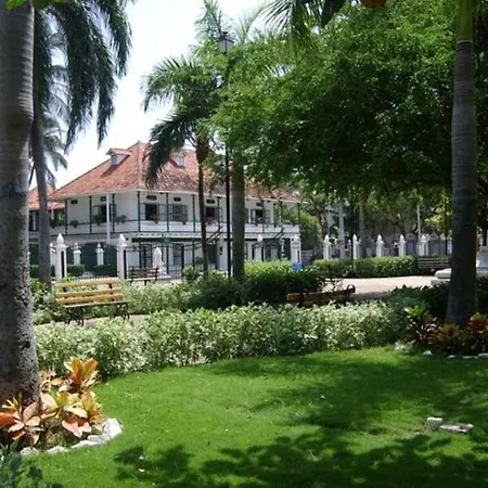 Apartamento Hrc-4s De Cuadruple Cerca Al Centro Historico Con Desayuno Piscina Y Wifi Cartagena